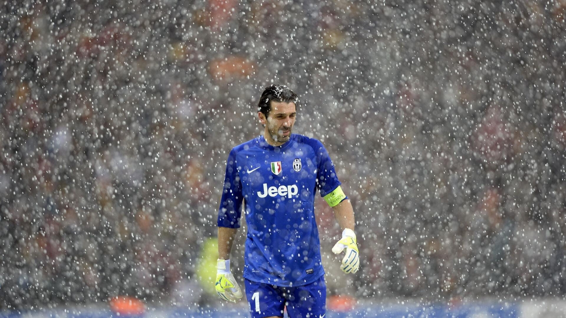 那不勒斯新王闪耀，蓝鹰压哨绝杀，足球之夜的冰与火之歌