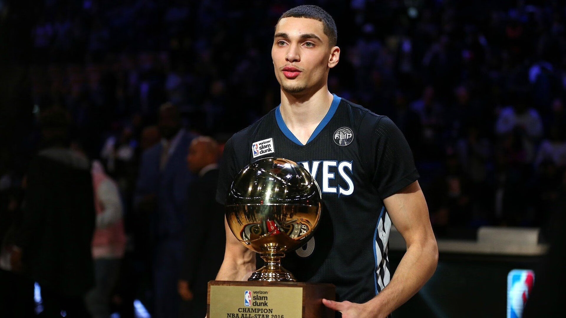 约基奇统治级三双撕裂防线，尼克斯客场力克开拓者取关键胜利