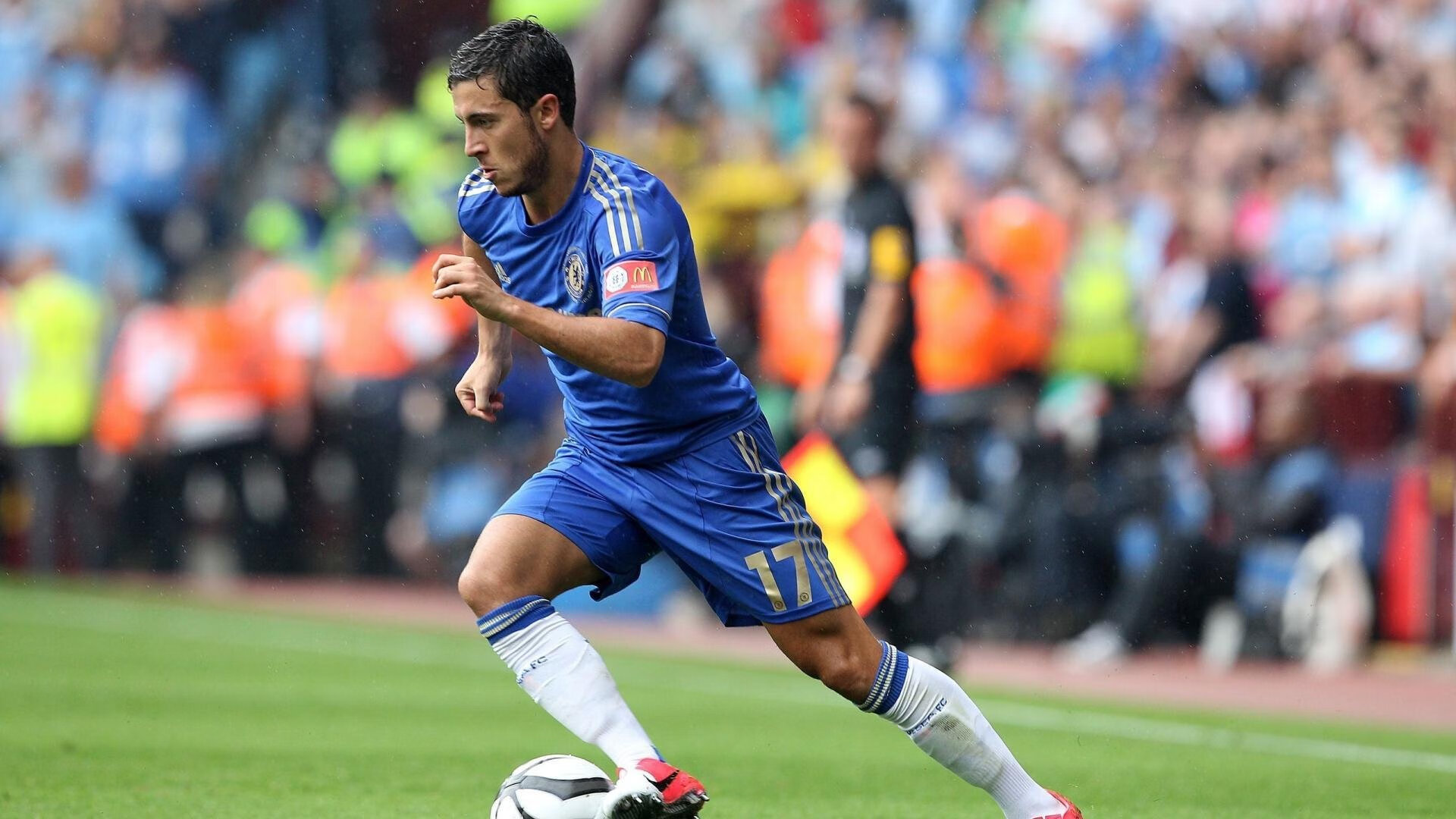 绿茵场上的双重奏，卡马文加的统治力与伊拉克的绝杀启示